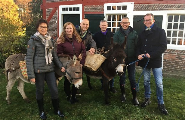 De drie deelnemende stellen